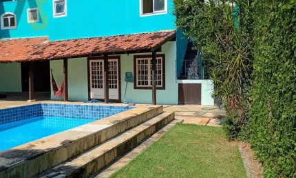 Casa em vila, tranquila 7 quartos 6 suíts. Piscina.