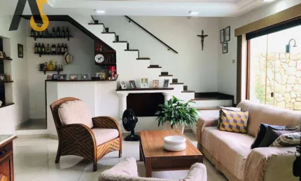 VENDO CASA DUPLEX COM PISCINA EM CONDOMÍNIO FECHADO NA TAQUARA