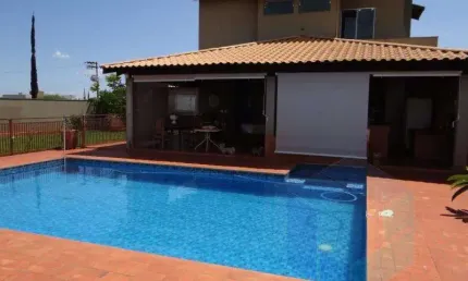 Casa com 3 quartos à venda no Centro, Cravinhos 