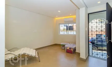 Casa com 3 quartos à venda na Rua Ibaté, Saúde, São Paulo por R$ 875.000