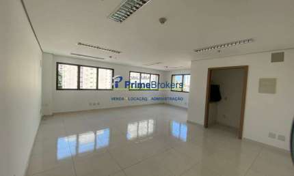 Casa comercial com 2 salas para alugar na Rua Paracatu, Parque Imperial, São Paulo por R$ 1.901