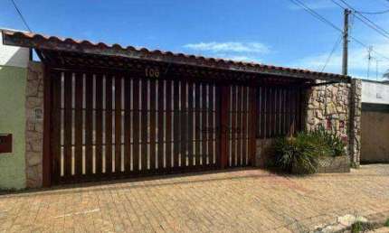 Casa para venda e aluguel em Jardim Madalena de 600.00m² com 5 Quartos, 1 Suite e 4 Garagens