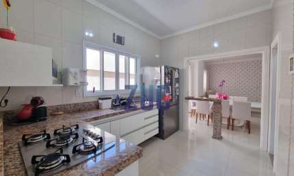 Casa à venda em Valinhos, Loteamento Residencial Santa Gertrudes, com 3 suítes, com 170.6 m²