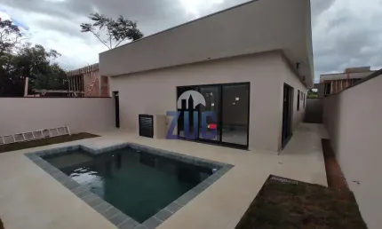 Sobrado à venda em valinhos, vila pagano, com 3 suítes, com 213.56 m²