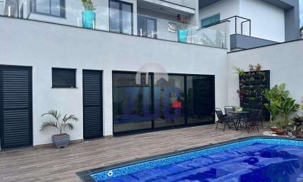 Sobrado à venda em Valinhos, Jardim São Marcos, com 4 suítes, com 285 m², Residencial Villa do Sol