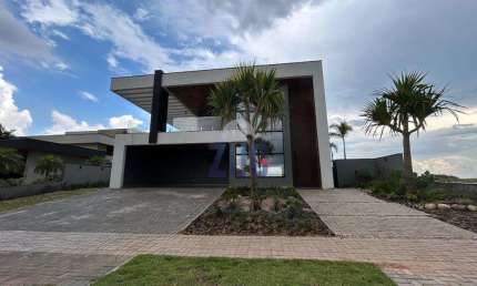 Sobrado à venda em Vinhedo, Monte Alegre, com 4 suítes, com 550 m², Residencial Campo de Toscana