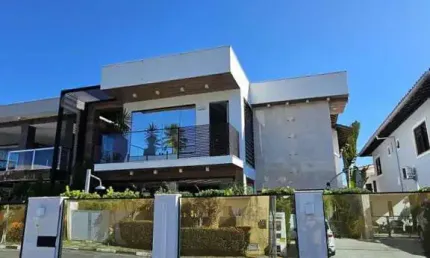 Casa para Venda em Lauro de Freitas, Parque Jockey Clube, 4 dormitórios, 3 suítes, 1 banheiro, 2 vagas
