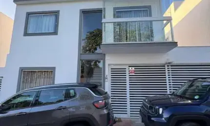 Casa para Venda em Lauro de Freitas, Buraquinho, 3 dormitórios, 3 suítes, 4 banheiros, 2 vagas