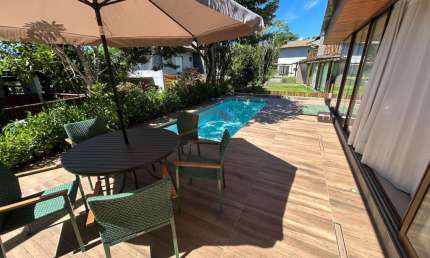 Casa para Venda em Mata de São João, Praia do Forte, 4 dormitórios, 3 suítes, 4 banheiros, 2 vagas
