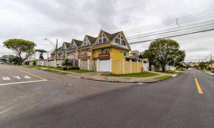 Sobrado com 5 dormitórios à venda, 179 m² por R$ 990.000 -  Rua 25 de Agosto, 1920 Boqueirão - Curitiba/PR