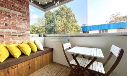 Apartamento Mobiliado Com 3 dormitórios e 2 Vagas de Garagem
