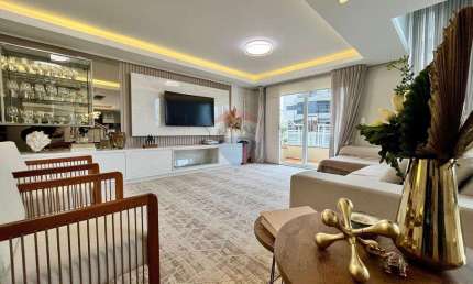 Apartamento Duplex mobiliado e equipado- Bairro Sanvitto - 03 Suites 03 vagas