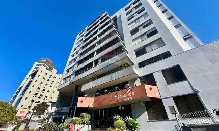 Apartamento no Centro 136m² - 03 Dormitórios - 01 Suíte - 02 Vagas