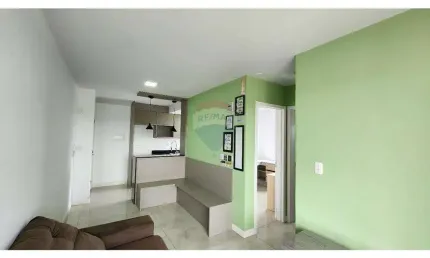 Apartamento 9º Andar com Ótima Posição Solar - 02 Dormitórios, 01 banheiro, sacada c/ churrasqueira e 02 vagas de garagem