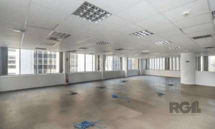 Sala comercial para alugar na Rua General Câmara, Centro Histórico, Porto Alegre