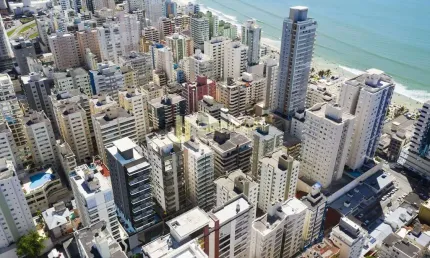 Apartamento com 3 quartos à venda na Rua 207, 258, Meia Praia, Itapema