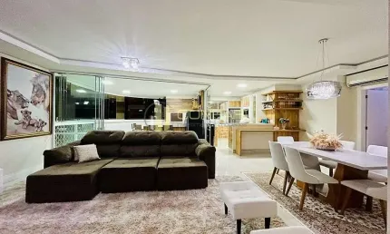 Apartamento com 3 quartos à venda na Rua 254, Meia Praia, Itapema