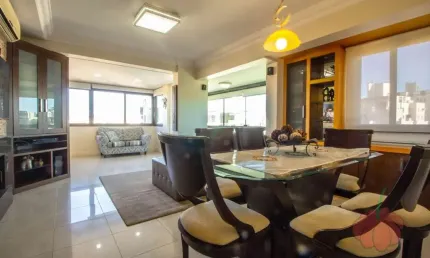 Apartamento com 3 quartos à venda na Rua Guararapes, Petrópolis, Porto Alegre, 124 m2 por R$ 1.610.000