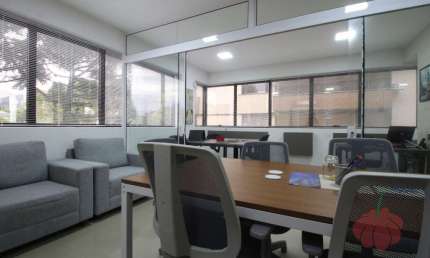 Sala comercial à venda na Avenida Cristóvão Colombo, Auxiliadora, Porto Alegre, 33 m2 por R$ 190.000