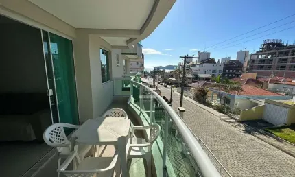 Apartamento com 3 quartos para alugar na Rua Tubarão, 156, Centro, Bombinhas