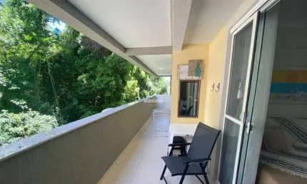 Apartamento 2 dormitórios no centro de bombinhas - locação temporada