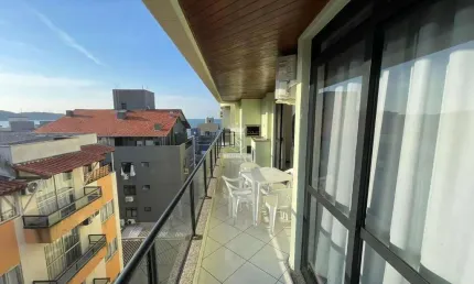 AMPLO APARTAMENTO COM 3 DORMITÓRIOS A 50M DO MAR DE BOMBAS