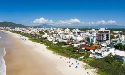 APARTAMENTO DE 2 DORMITÓRIOS NA AVENIDA DE MARISCAL COM VISTA AO MAR
