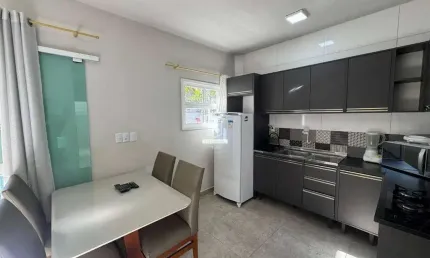 Apartamento mobiliado com um dormitório no centro de bombinhas