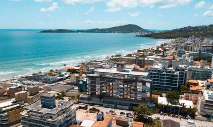 APARTAMENTO DE 2 SUÍTES COM VISTA AO MAR DE BOMBAS A 150M DA PRAIA