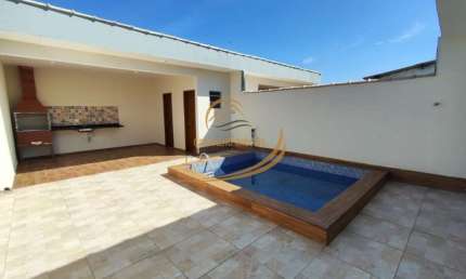 CASA NOVA COM TERRENÃO, ESPAÇO DE LAZER COMPLETO LADO PRAIA PARA VENDA EM ITANHAÉM!