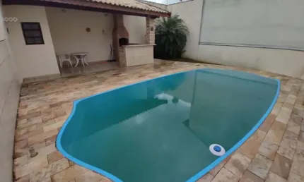 Super oportunidade!!! linda casa isolada com piscina 300mts da praia para venda em itanhaém!!