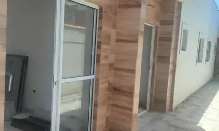 Casa em condomínio lado praia com piscina individual em itanhaém!