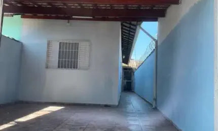 Casa geminada usada lado praia para venda em itanhaém!
