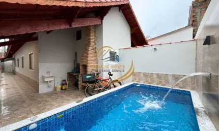 Super oportunidade 60 metros do mar! casa com 03 dorm, piscina e churrasqueira em mongaguá!