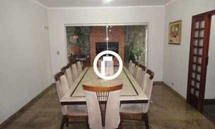 Casa para Venda - 240m², 4 dormitórios, sendo 3 suites, 2 vagas - Interlagos