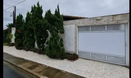 Linda casa 4 dormitórios com piscina no balneário Flórida - Praia Grande- SP