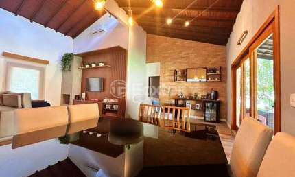 Casa em condomínio fechado com 4 quartos à venda na Rua das Petúnias, 127, Chácara Vale do Rio Cotia, Carapicuíba, 278 m2 por R$ 1.600.000