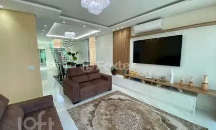 Casa com 4 quartos à venda na Alameda das Bromélias, 1151, Chácara Roselândia, Cotia, 250 m2 por R$ 1.100.000
