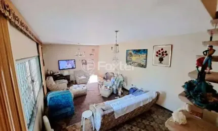 Casa com 3 quartos à venda na Rua Junqueirópolis, 47, Quinta da Paineira, São Paulo, 316 m2 por R$ 800.000