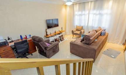 Casa com 3 quartos à venda na Rua Oleiros, 16, Vila Carmosina, São Paulo, 210 m2 por R$ 800.000
