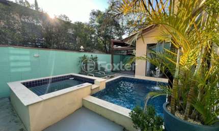 Casa em condomínio fechado com 3 quartos à venda na Via das Magnólias, 1000, Jardim Colibri, Embu das Artes, 190 m2 por R$ 998.000