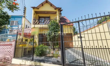 Casa com 3 quartos à venda na Rua Marciano Ribeiro, 43, Medianeira, Porto Alegre, 165 m2 por R$ 503.500