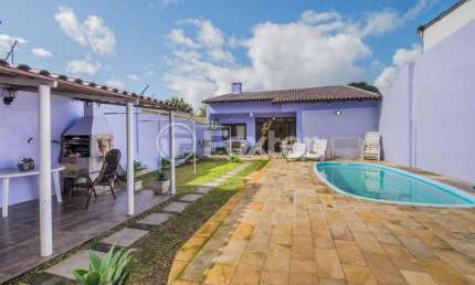 Casa com 5 quartos à venda na Rua Ursa Maior, 656, Cristal, Porto Alegre, 535 m2 por R$ 750.500