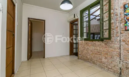 Casa comercial com 3 salas à venda na Rua São Carlos, 1124, Floresta, Porto Alegre, 126 m2 por R$ 580.000