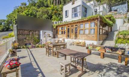 Casa comercial com 6 salas à venda na Avenida Guaíba, 12650, Ipanema, Porto Alegre, 308 m2 por R$ 900.000