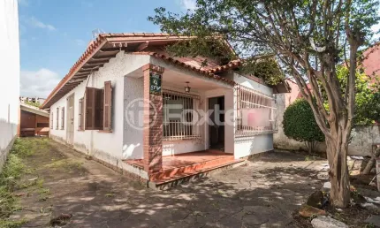 Casa com 4 quartos à venda na avenida niterói, 527, medianeira, porto alegre, 190 m2 por r$ 535.000