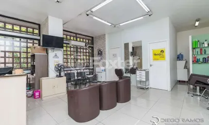 Sala comercial com 1 sala à venda na avenida senador salgado filho, 135, centro histórico, porto alegre, 46 m2 por r$ 220.000