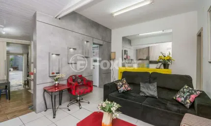 Casa com 3 quartos à venda na rua conselheiro travassos, 533, floresta, porto alegre, 70 m2 por r$ 760.000