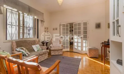 Casa com 3 quartos à venda na rua borges do canto, 266, petrópolis, porto alegre, 355 m2 por r$ 1.800.000