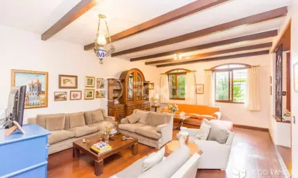 Casa com 3 quartos à venda na Rua Ney Messias, 50, Jardim do Salso, Porto Alegre, 230 m2 por R$ 880.000